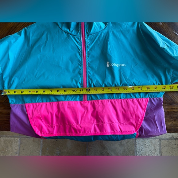 Cotopaxi Women’s Windbreaker Medium Velcro pocket - Picture 6 of 6